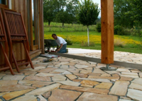 terrasse en dalles de pierre